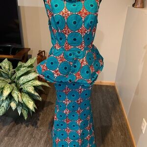 Elegant Blue and Red Patterned Skirt Set

G2 0226